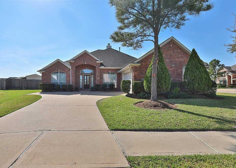 1st image of 23111 Lakewind Park Ct