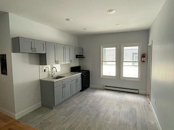 2nd image of 37 William St Floor 1