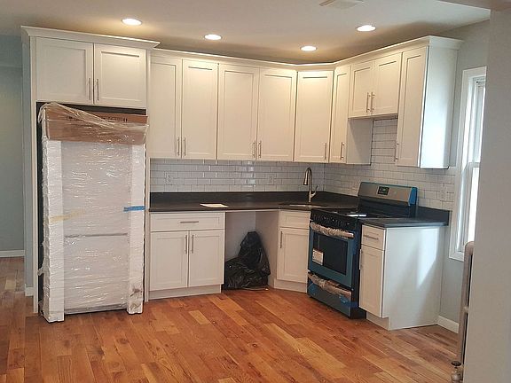 4th image of 218-27 101st Ave #1