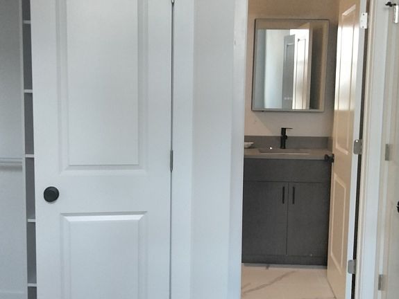 3rd image of 3352 N Sheffield Ave #2