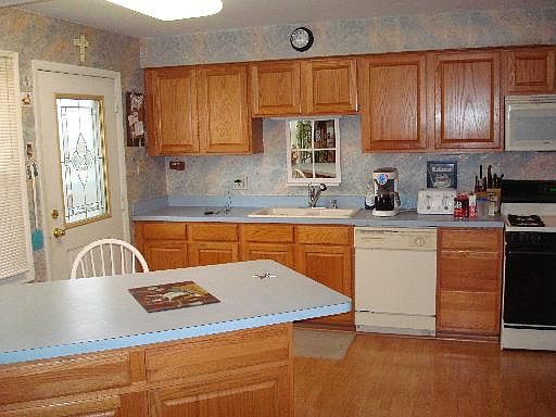 2nd image of 15954 W Ozark Ave