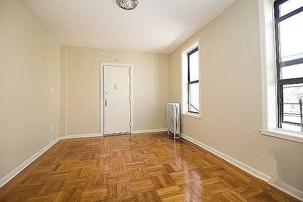 1st image of 552 Parkside Ave #8