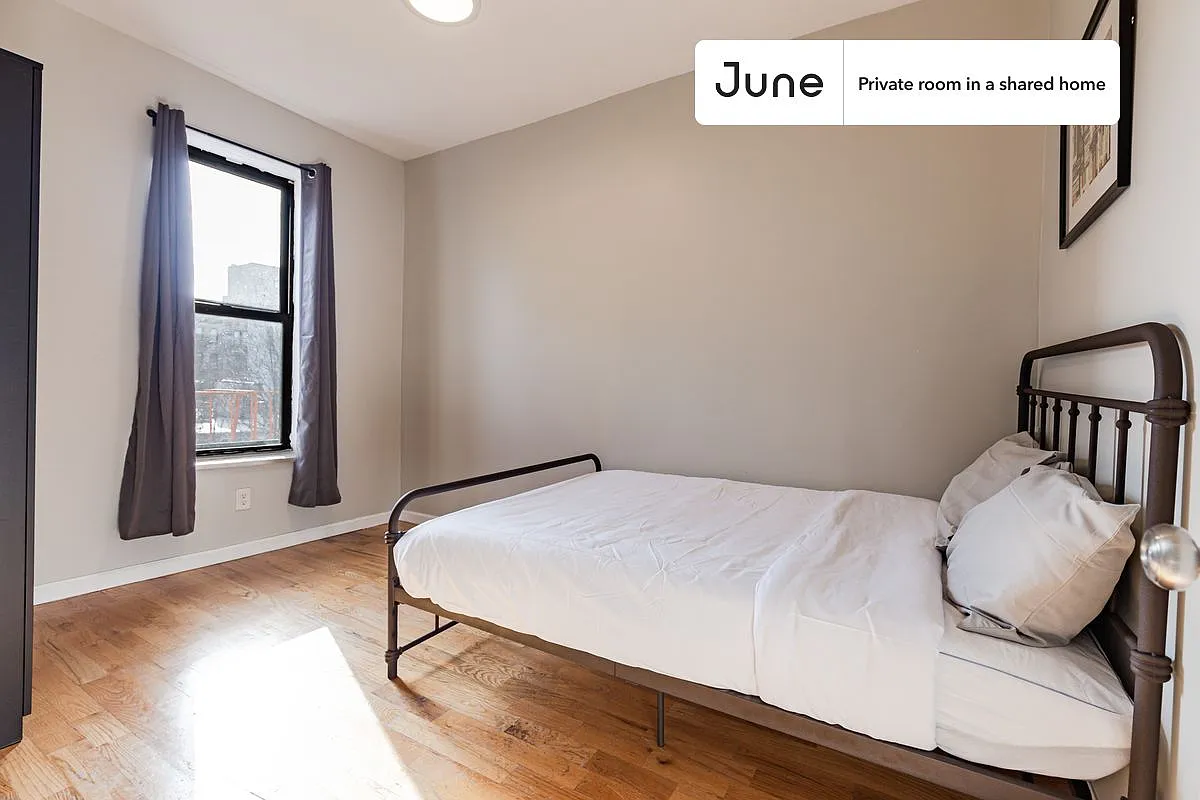 Full bedroom in 4 bed/2 bath home in Prospect Lefferts Gardens #1573 D — Photo 2