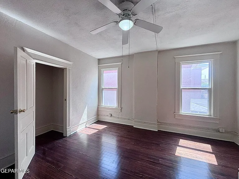 215 W Rio Grande Ave — Photo 16