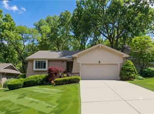 6325 W 52nd St, Mission, KS 66202