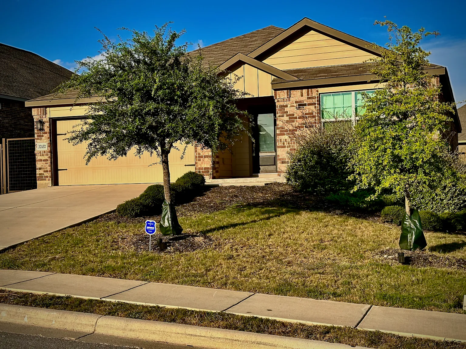 4 bed, 2293 sqft, $2,745 — Photo 2