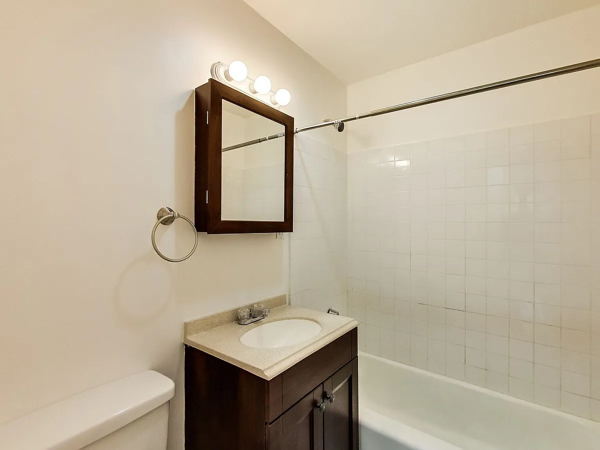 Building Photo - 461 24th St #14