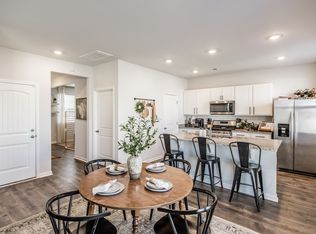 7039 Sunny Parks Dr, White House, TN 37188
