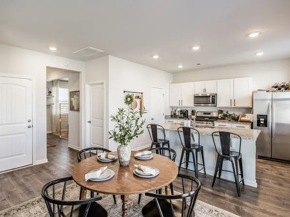 7039 Sunny Parks Dr, White House, TN 37188