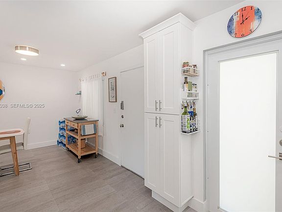 2nd image of 1631 NE 114th St APT 112