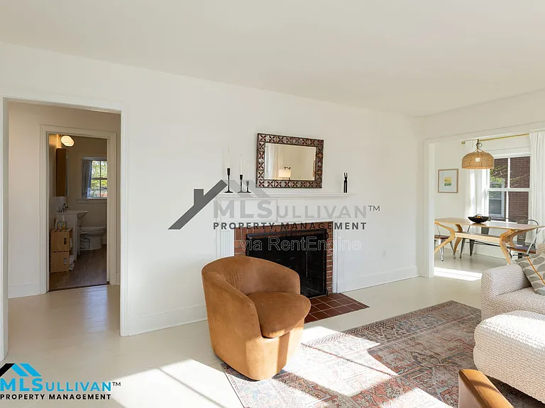 1803 Hillcrest Dr — Photo 4