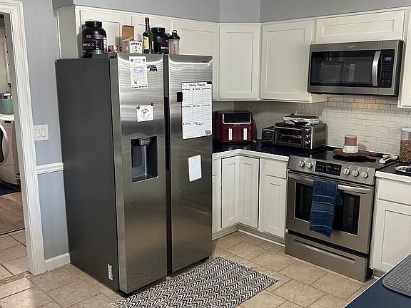 3rd image of 951 Don Dr