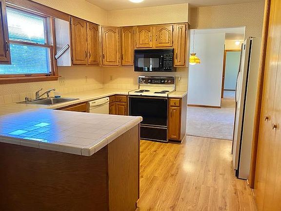 5th image of 30795 Buttonwood Dr