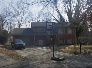 1410 Pleasantview Dr, Saint Charles, MO 63303