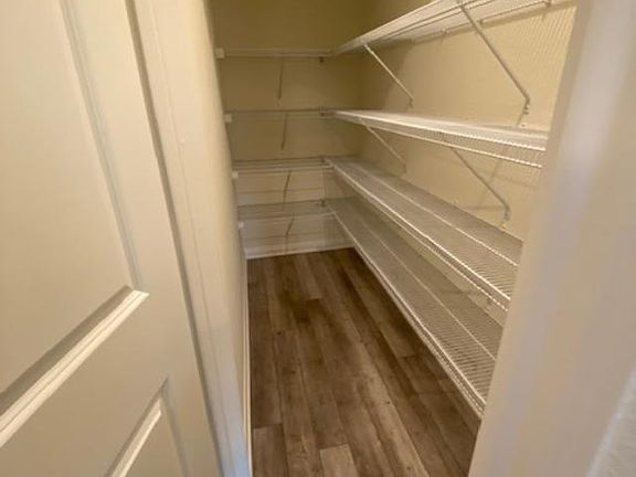 5th image of 3110 Holstein Dr