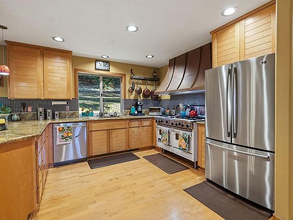 3rd image of 20550 Bellwood Ct