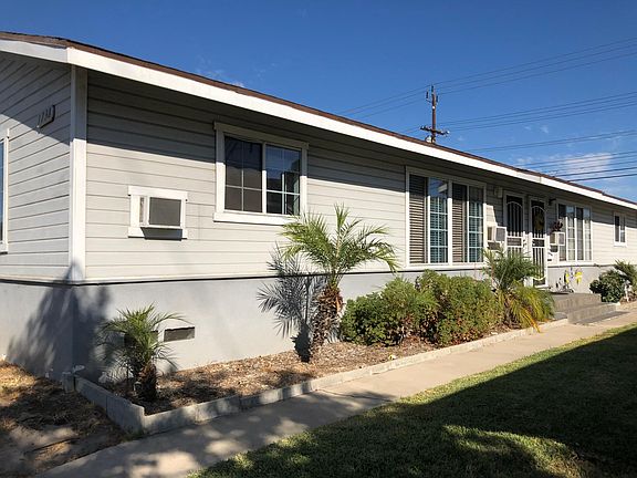 3rd image of 1738 N Hollywood Way