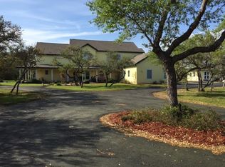 405 Sanctuary Dr, Rockport, TX 78382