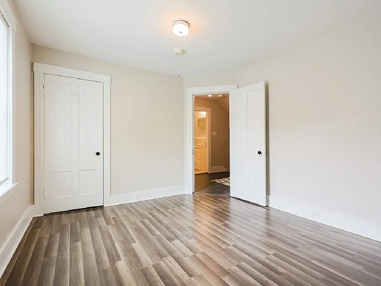 260 Main St — Photo 7