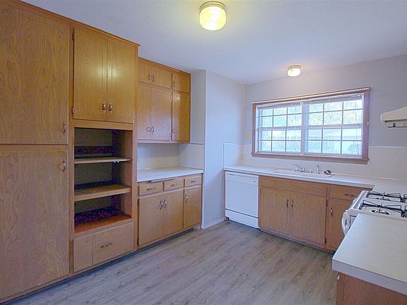 4th image of 1508 E Frontier Dr