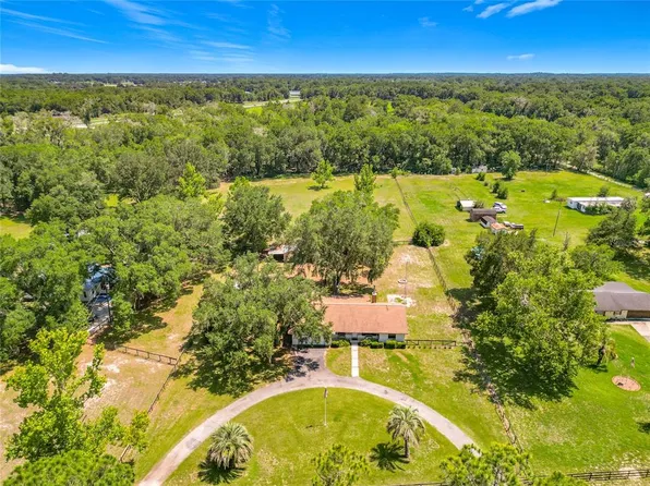 900 NE 165th St, Citra, FL 32113
