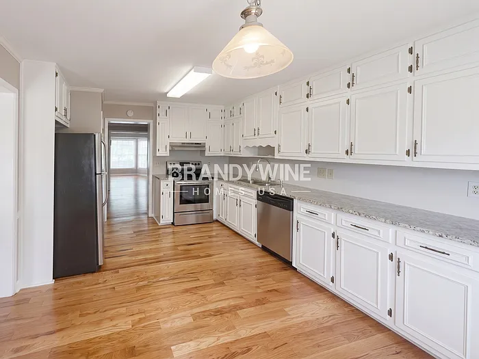 5907 Princess Ln — Photo 6
