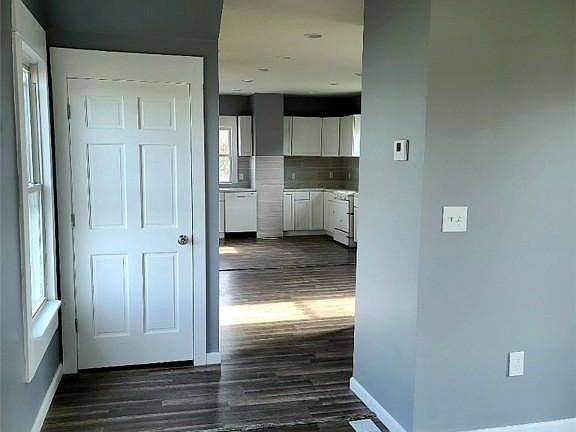 2nd image of 55 Dearborn St