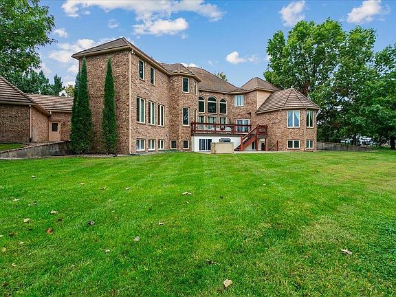 5th image of 1509 N Freedom Rd