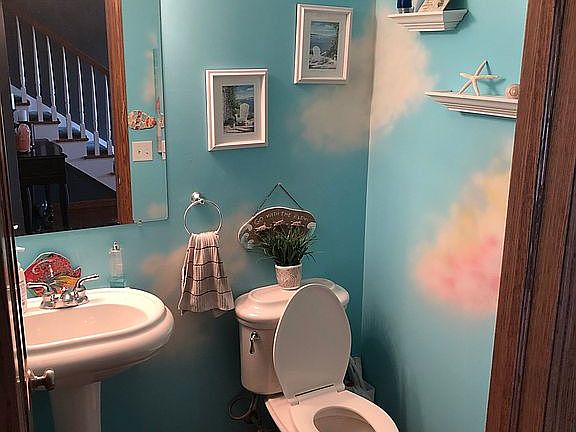 5th image of 74 Samantha Dr
