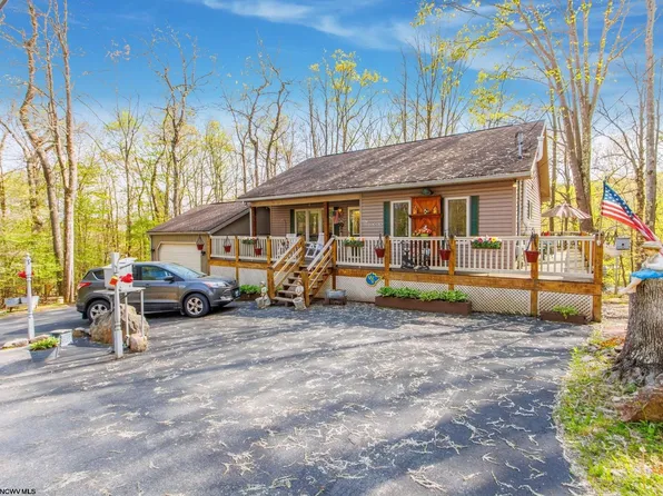 307 Rhododendron Dr, Terra Alta, WV 26764