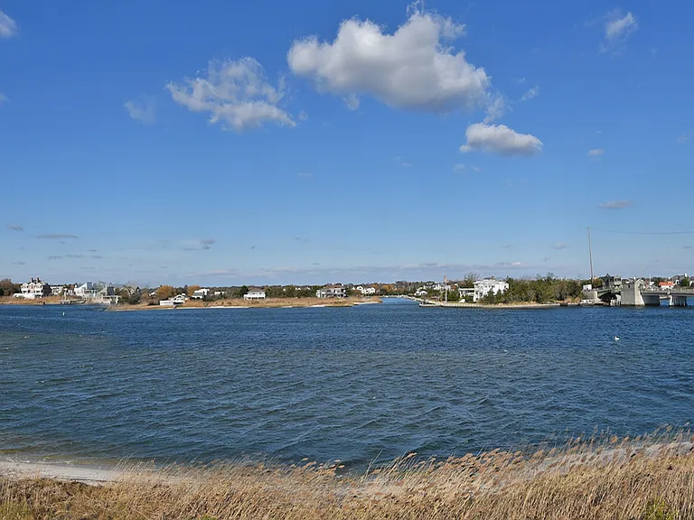 250 Dune Rd #116 — Photo 15