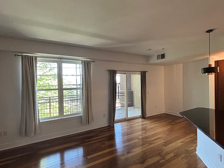 2240 N Clay St #409 — Photo 19