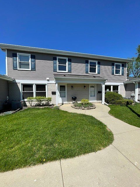 1st image of 1301 Kingsbury Dr Unit B