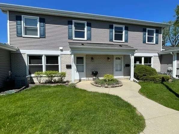 1301 Kingsbury Dr Unit B, Hanover Park, IL 60133