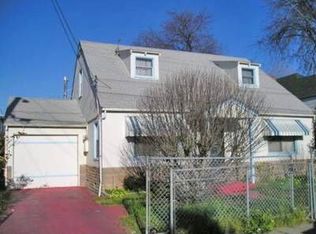 10748 Pippin St, Oakland, CA 94603