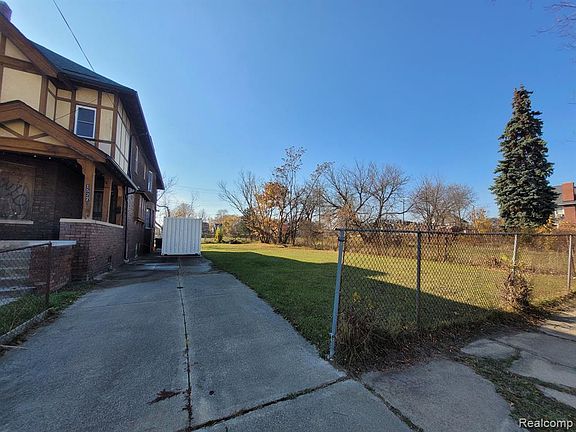 1533 Bewick St, Detroit, MI 48214 | MLS #20221058497 | Zillow