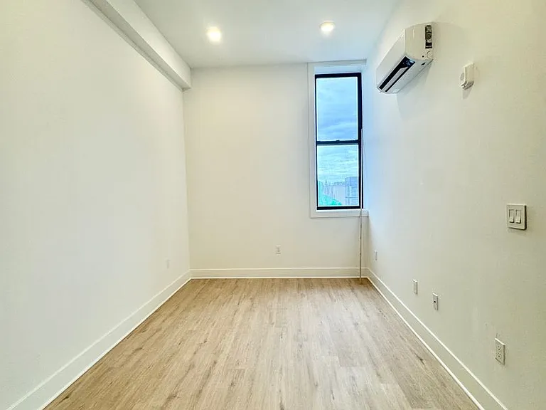 1422 N 8th St — Photo 15