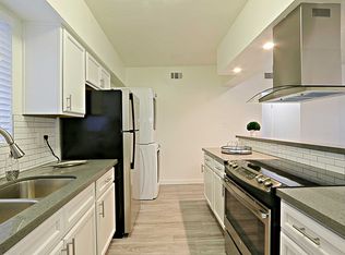 Saxony, Phoenix, AZ 85013