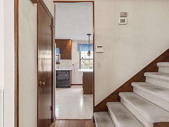 4th image of 7905 Orchard Valley Dr