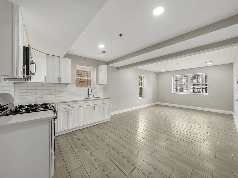 26-28 Avon Avenue - Ground Floor — Photo 5