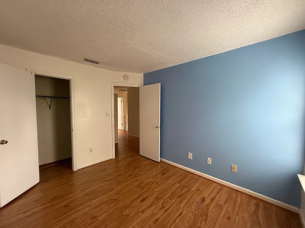 548 Hollomon Dr — Photo 16