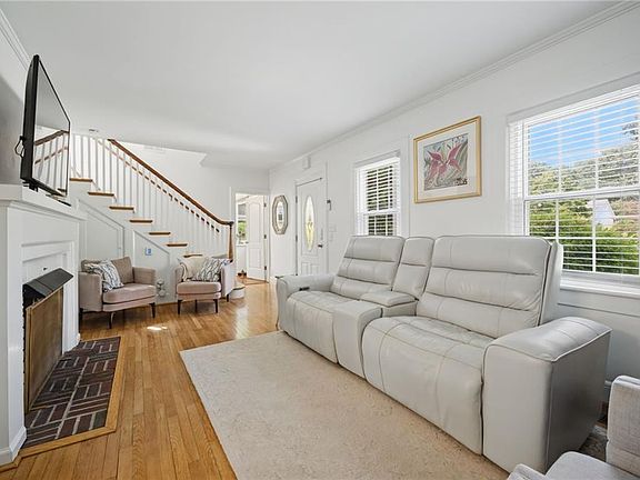 3rd image of 231 S Blake Rd