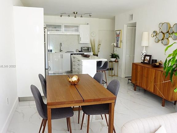 4th image of 1651 NE 115th St APT 17C