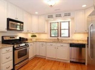 807 Harlem Ave, Glenview, IL