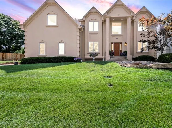 2031 NE Waterfield Pl, Blue Springs, MO 64014