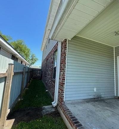 3rd image of 704 Cedar Ave