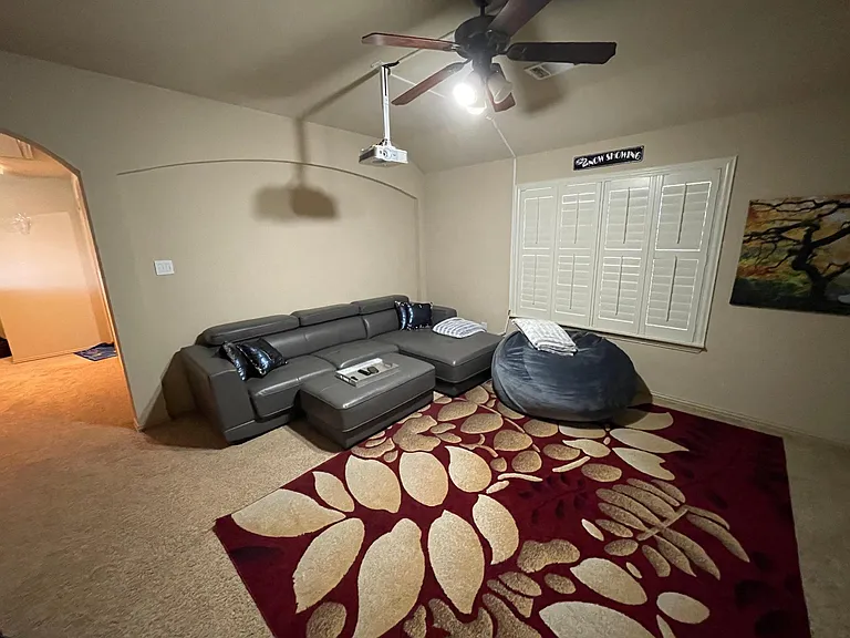 12812 Outlook Ave — Photo 20