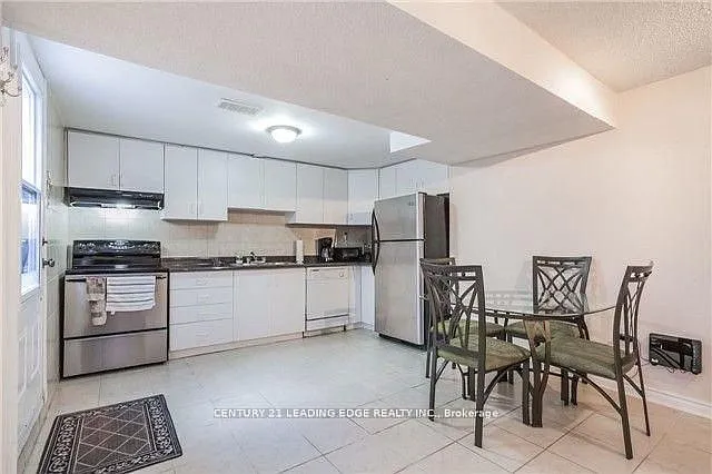 298 Hoover Dr — Photo 3