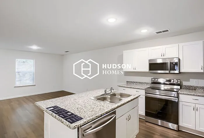 506 E Shepherd St — Photo 6