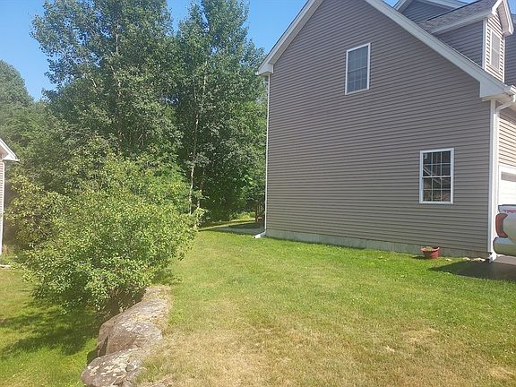 3rd image of 17 Oakes Cir